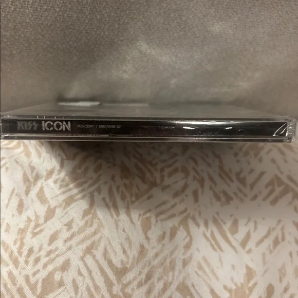 Kiss Icon CD :: NEW - Picture 4 of 4